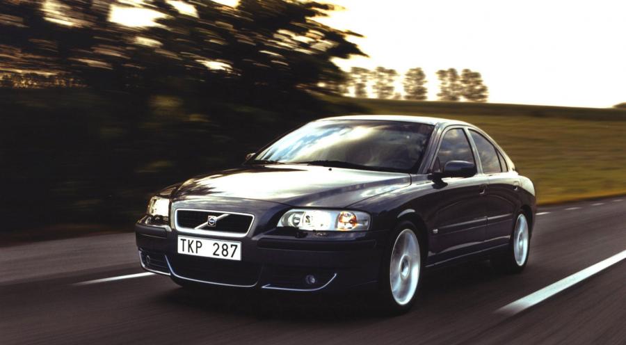  Volvo S60R 2002 года  (фото 1 из 4)